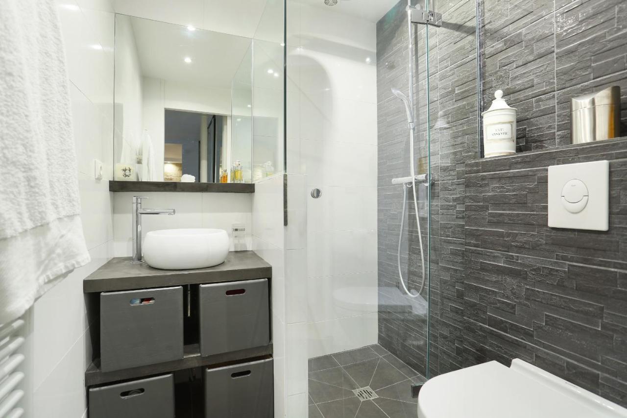 Apartment Champs Elysees By Studio Prestige Paris Exteriör bild